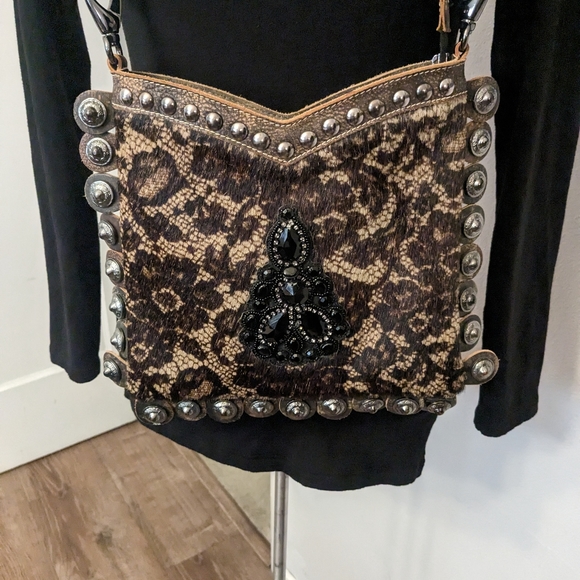 River Island Buffalo Leather cross body purse. - Picture 3 of 17